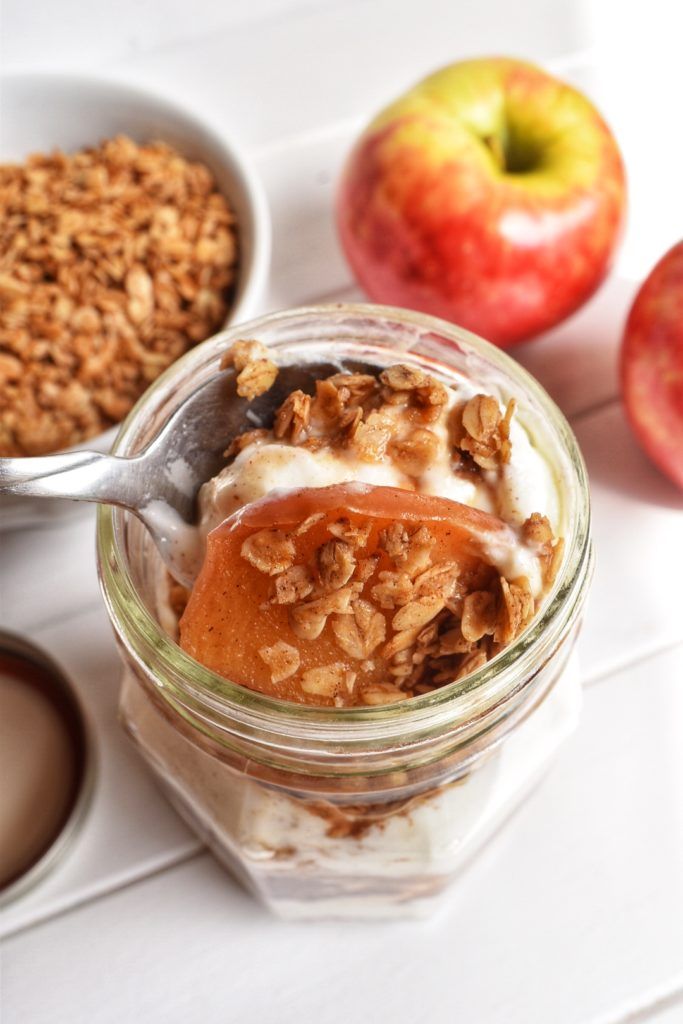 Apple yogurt parfait with crisp granola