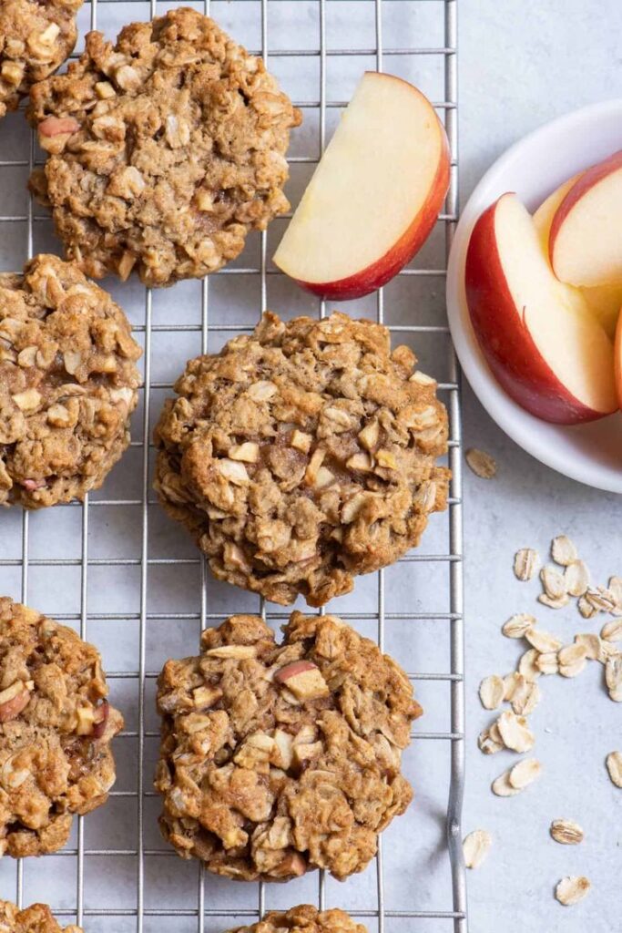 Cinnamon Apple Oatmeal Cookies