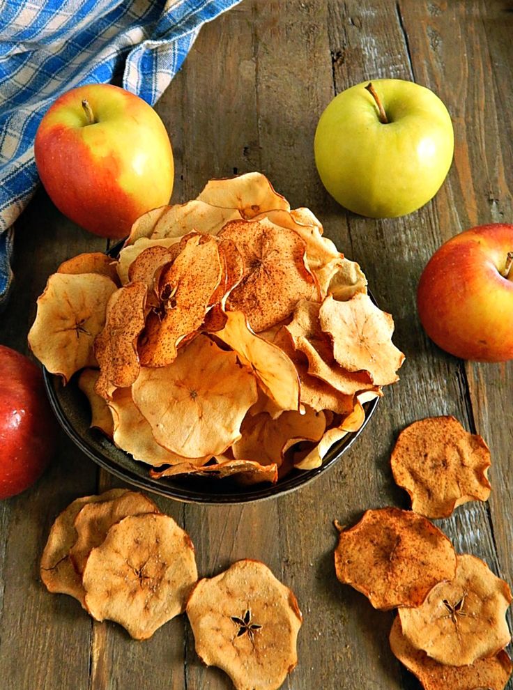 oven baked apple chips with cinnamon