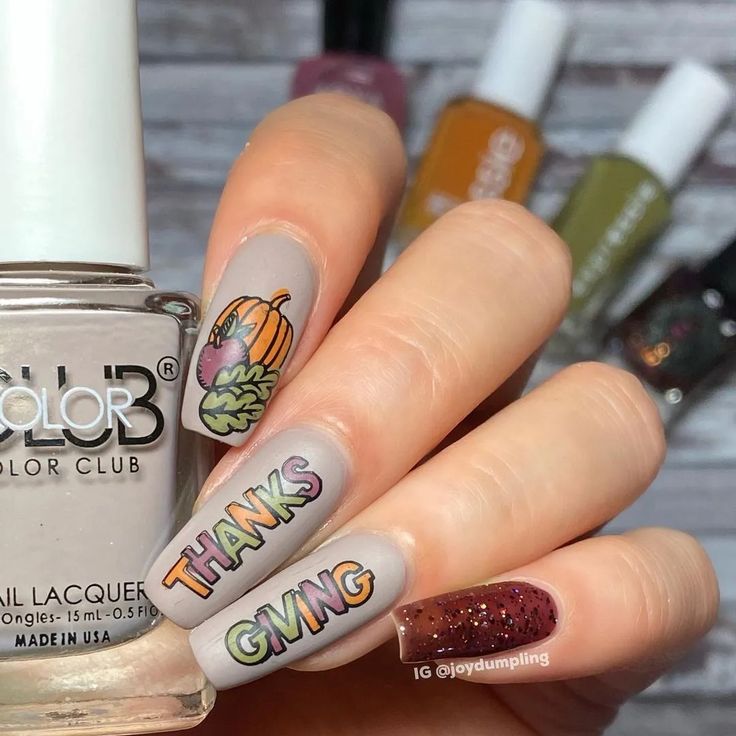 nails with thankful typography Designs