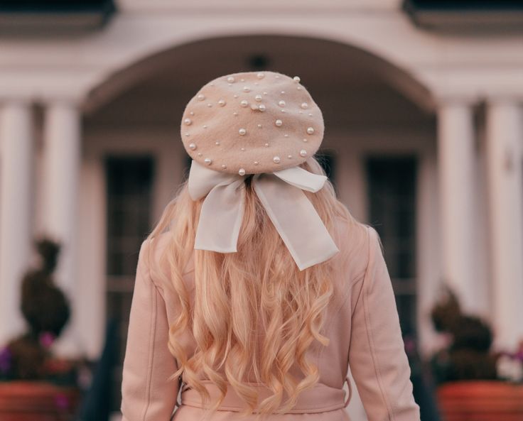 elegant winter hat with pearls/ winter outfits inspo