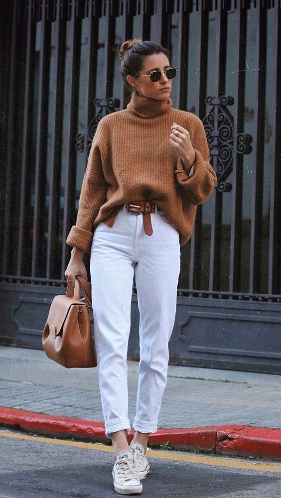 camel oversized sweater with white jean/ winter outfits 2023